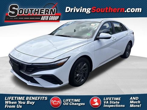 Used 2024 Hyundai Elantra SEL FWD image 1