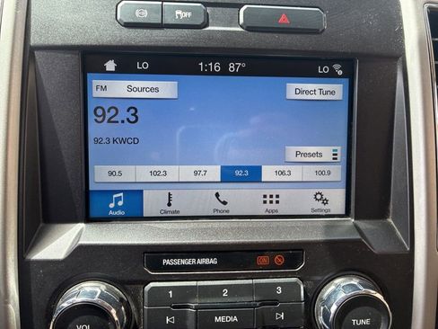 Used 2019 Ford F350 Lariat w/ Chrome Package image 43