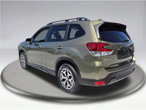 Certified 2023 Subaru Forester Premium AWD/4WD image 17