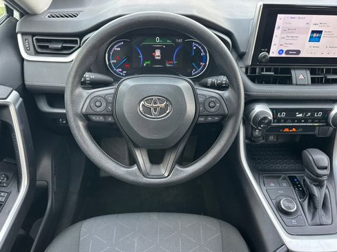 Used 2025 Toyota RAV4 XLE image 14