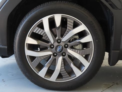 Certified 2025 Subaru Forester Touring AWD/4WD image 27