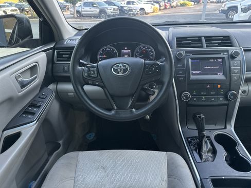 Used 2017 Toyota Camry LE FWD image 16