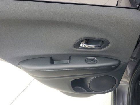 Used 2022 Honda HR-V LX image 6