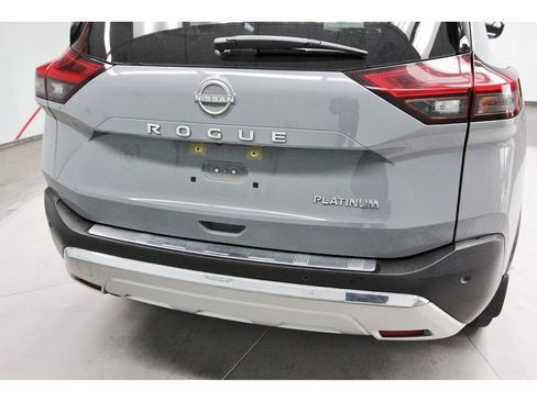 Used 2023 Nissan Rogue Platinum w/ Platinum Premium Package FWD image 6