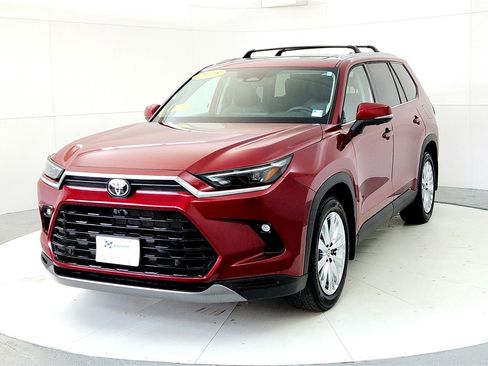 Used 2025 Toyota Grand Highlander AWD image 2