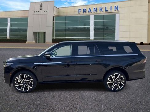 New 2026 Lincoln Navigator L Reserve AWD/4WD image 4