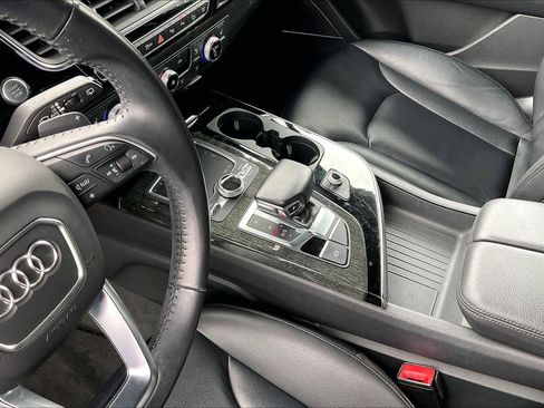 Used 2019 Audi Q7 3.0T Premium Plus w/ Premium Plus Package image 17