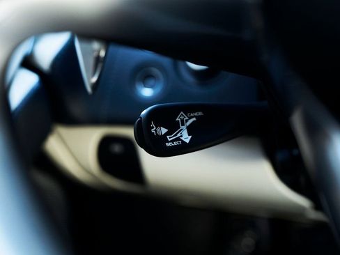 Used 2022 McLaren GT RWD image 50