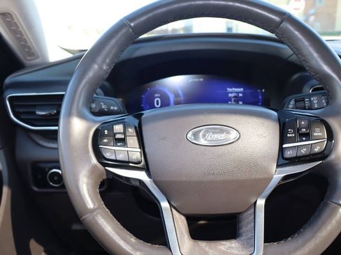 Used 2023 Ford Explorer Platinum w/ Technology Package AWD/4WD image 21