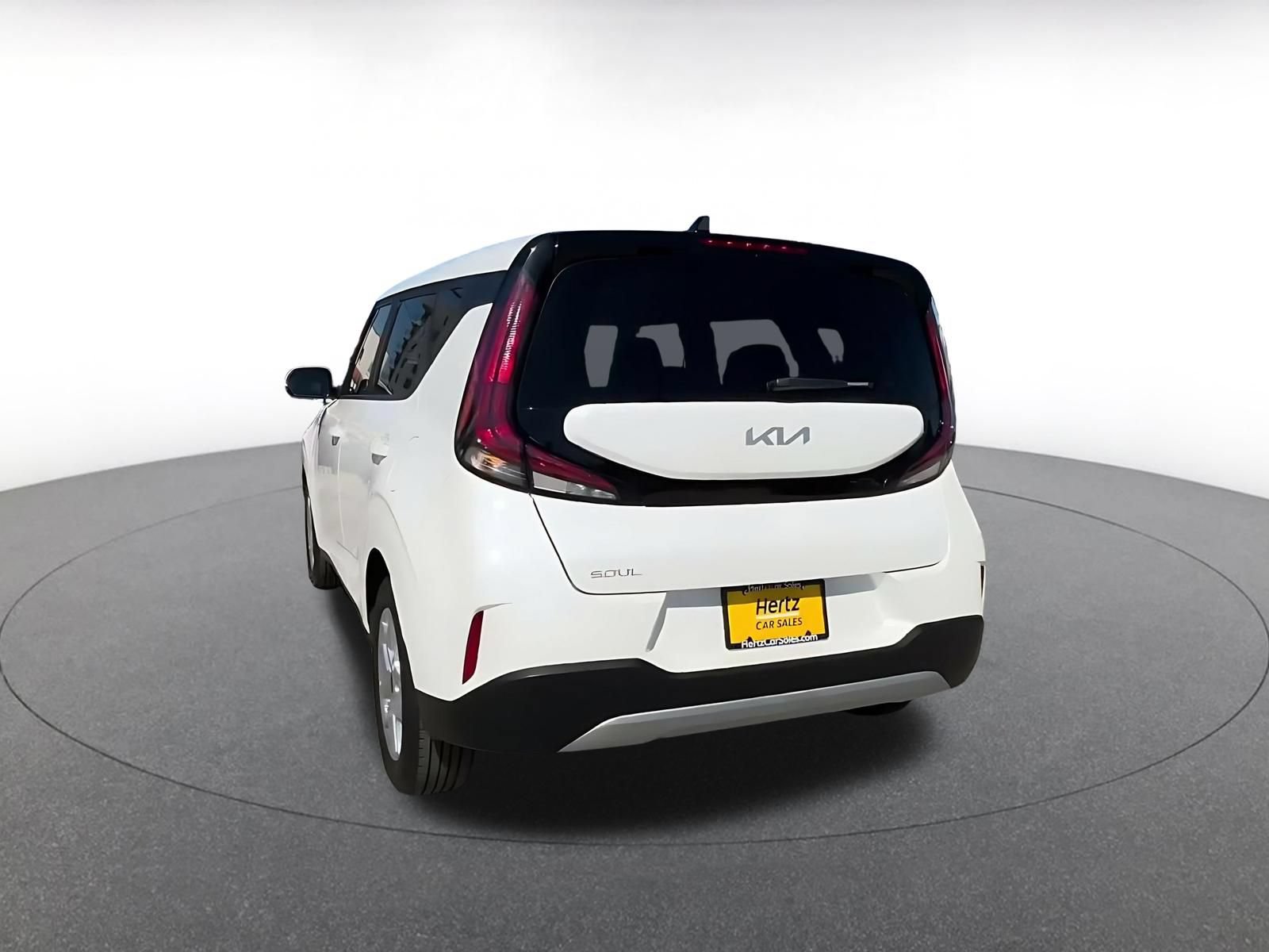 Used 2025 Kia Soul LX w/ LX Technology Package FWD image 10
