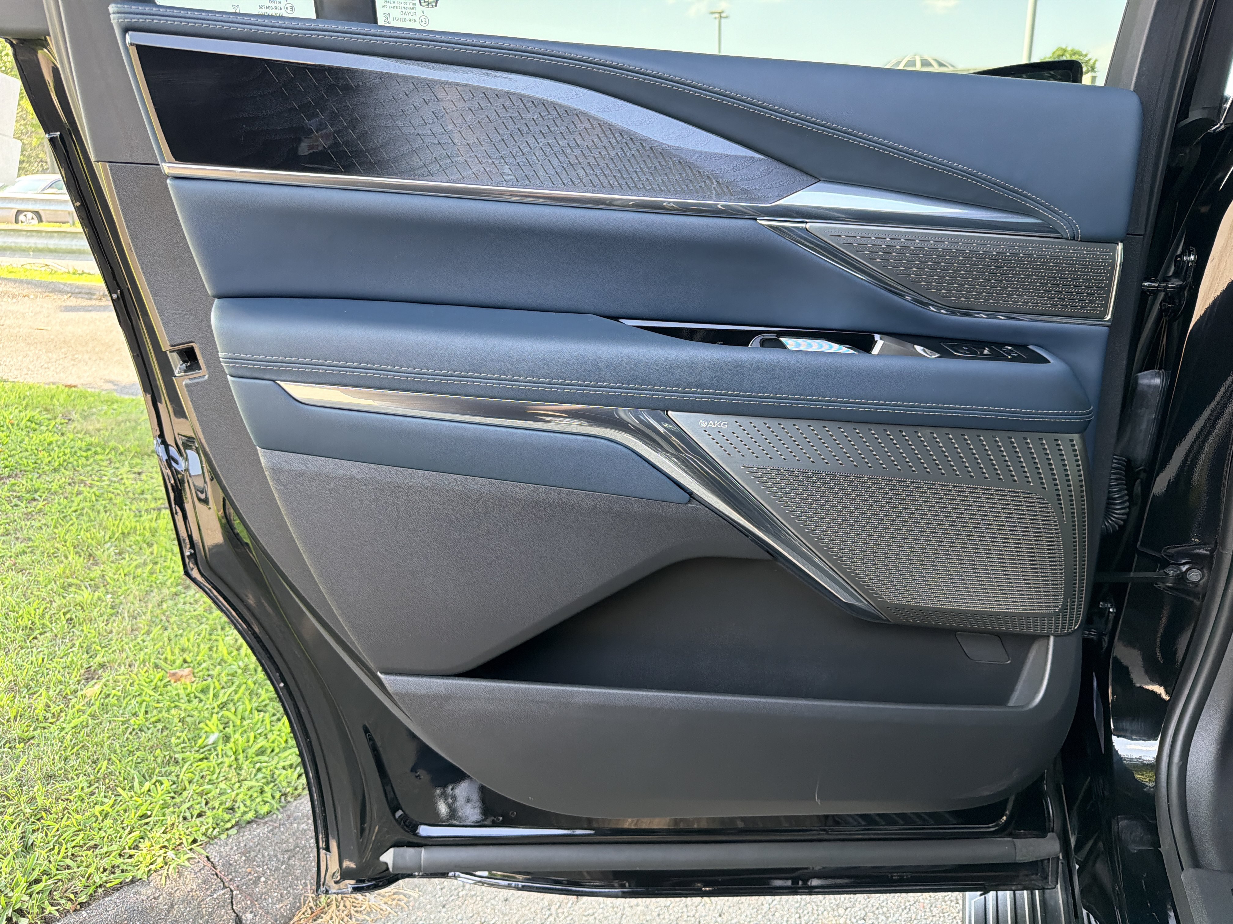 Used 2025 Cadillac Escalade IQ Sport 2 AWD/4WD image 29