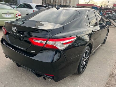 Used 2020 Toyota Camry SE image 9