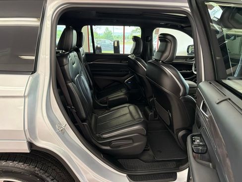 Used 2021 Jeep Grand Cherokee L Overland w/ Luxury Tech Group IV AWD/4WD image 32