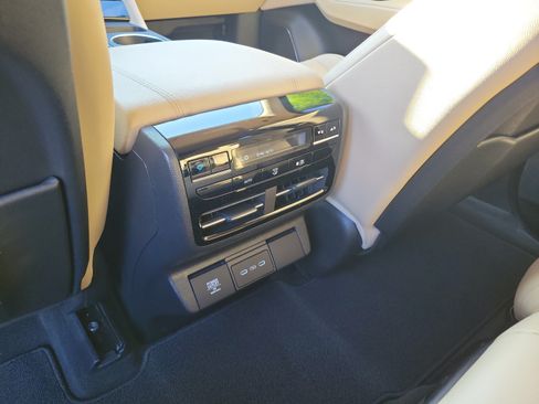 Used 2025 Acura MDX FWD image 12