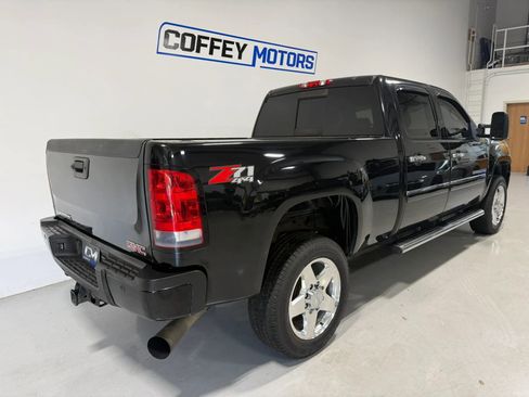 Used 2013 GMC Sierra 2500 Denali w/ Suspension Package, Off-Road AWD/4WD image 6