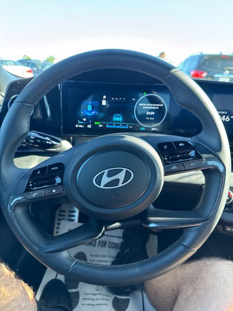 Used 2026 Hyundai Elantra SEL FWD image 18