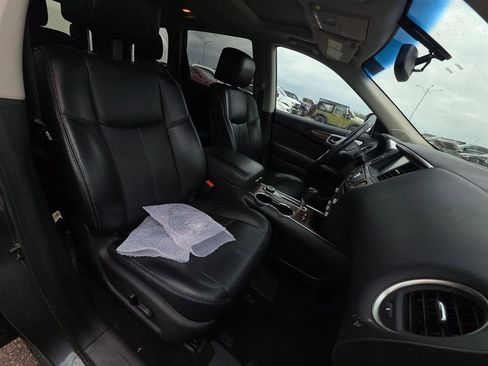 Used 2017 Nissan Pathfinder Platinum w/ Family Entertainment Package image 14