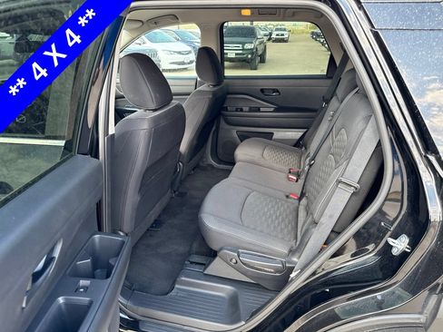 Used 2025 Nissan Pathfinder SV AWD/4WD image 6
