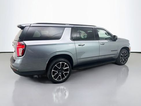 Used 2022 Chevrolet Suburban RST w/ Luxury Package image 7