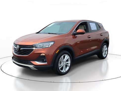 Used 2020 Buick Encore GX Preferred w/ Cold Weather Comfort Package FWD image 2