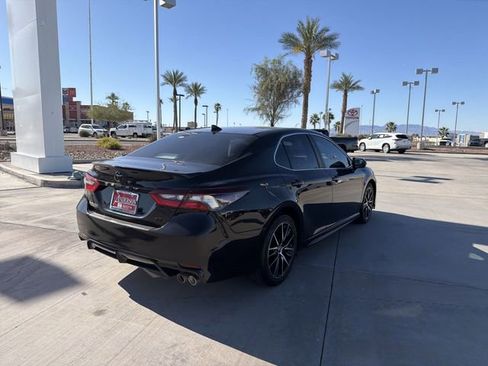 Used 2021 Toyota Camry SE w/ Blackout Package (TMS) image 5