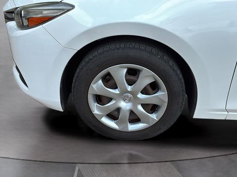 Used 2018 MAZDA MAZDA3 Sport image 39