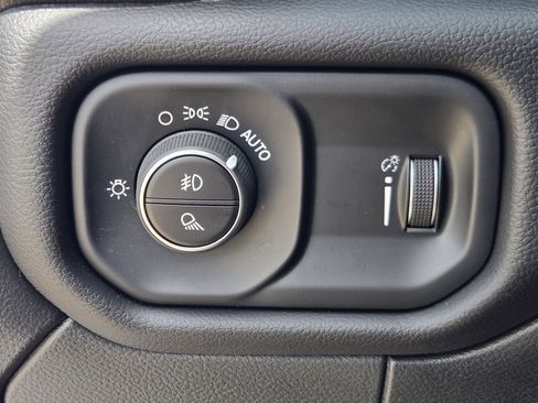 Used 2024 RAM 2500 Big Horn w/ Protection Group AWD/4WD image 29