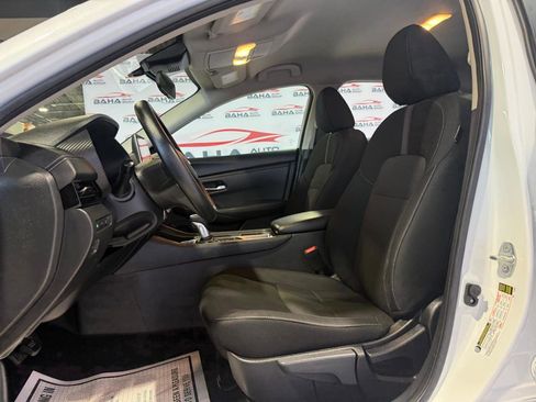 Used 2025 Nissan Sentra SV image 13