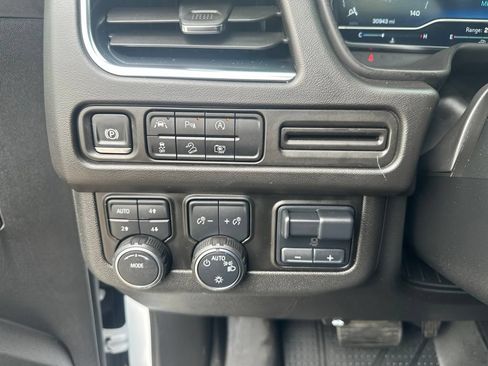 Used 2024 Chevrolet Tahoe Z71 w/ Luxury Package AWD/4WD image 11