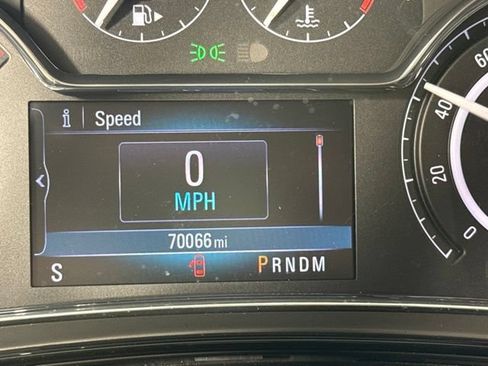Used 2017 Buick Regal AWD image 19