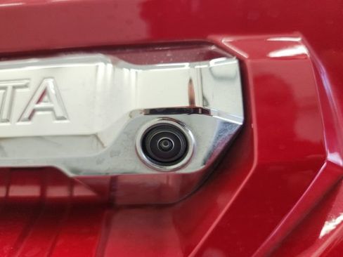 Certified 2025 Toyota Tundra Limited w/ Power Package AWD/4WD image 33