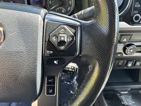 Used 2020 Toyota Tacoma TRD Sport w/ Technology Package AWD/4WD image 31