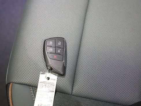 Used 2024 GMC Acadia AT4 image 27