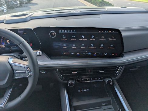 New 2026 Chevrolet Suburban LT w/ Comfort Package AWD/4WD image 16
