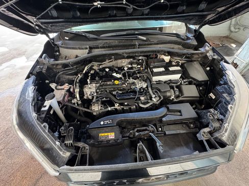 Used 2025 Toyota Corolla Cross LE image 30