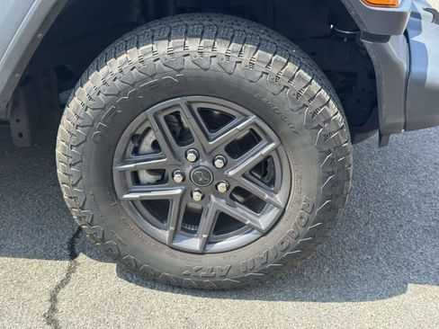 Used 2024 Jeep Wrangler Unlimited Sport AWD/4WD image 9
