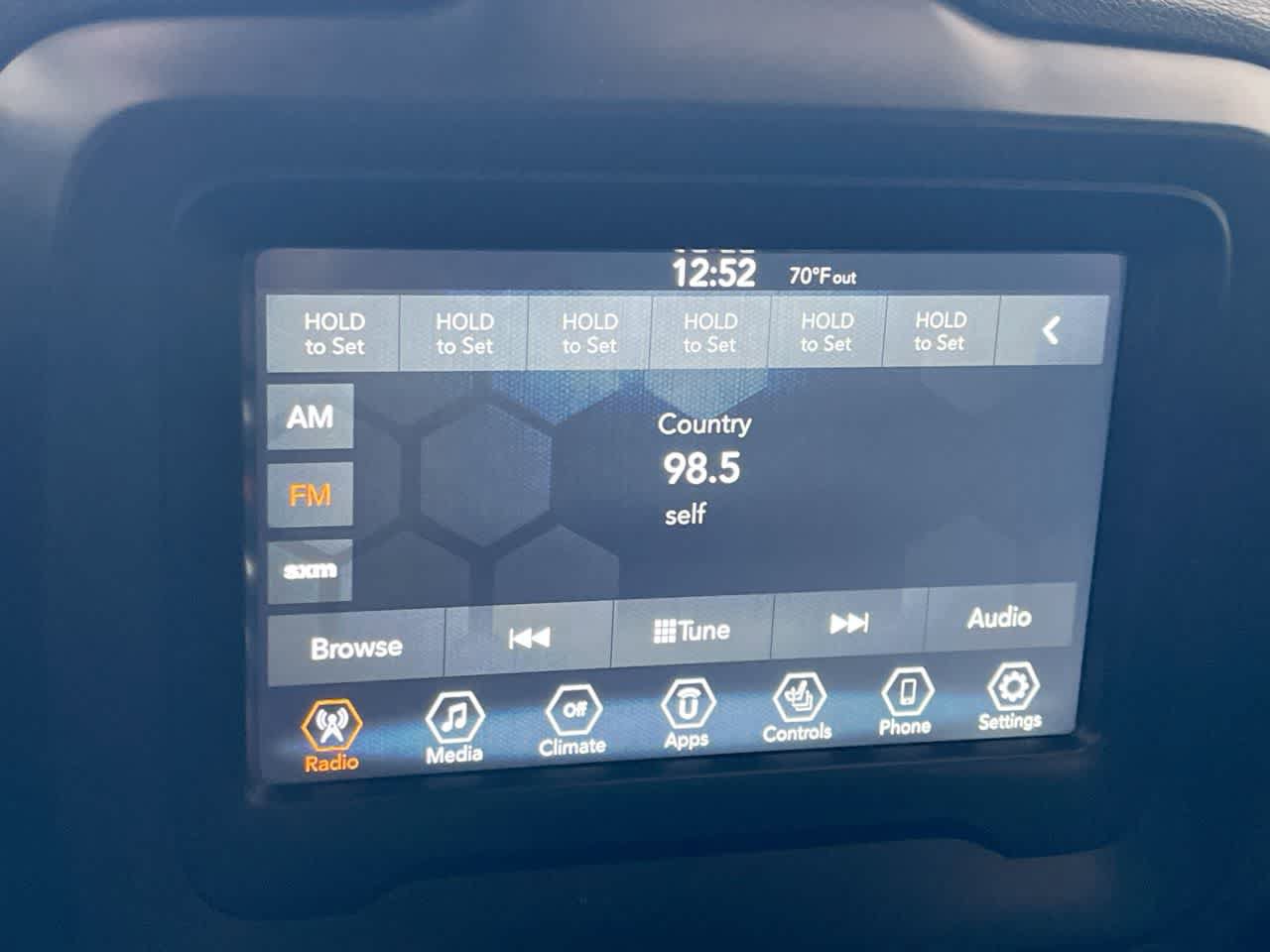 Used 2018 Jeep Renegade Latitude w/ Cold Weather Group AWD/4WD image 16