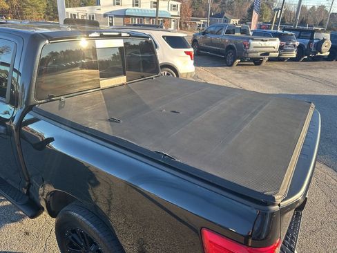 Used 2019 Nissan Titan SV w/ SV Convenience Package image 26