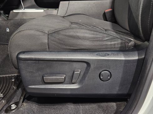 Used 2018 Toyota Tundra SR5 w/ SR5 Upgrade Package image 23