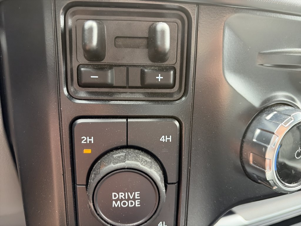 Used 2024 Ford F450 Limited w/ FX4 Off-Road Package AWD/4WD image 31