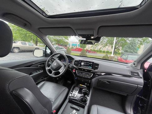Used 2022 Honda Pilot Touring image 7