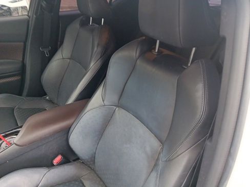 Used 2019 Toyota C-HR Limited image 4