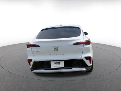 Used 2025 Buick Envista Sport Touring image 12