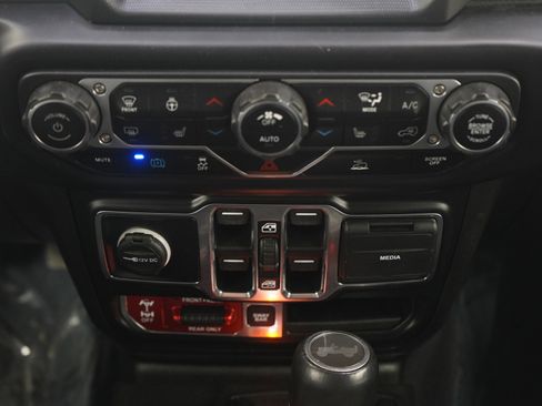 Used 2021 Jeep Wrangler Unlimited Rubicon 4xe w/ Steel Bumper Group image 16