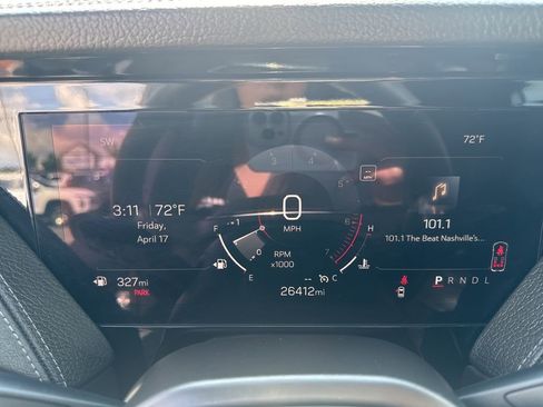 Used 2025 GMC Yukon XL Denali RWD image 13