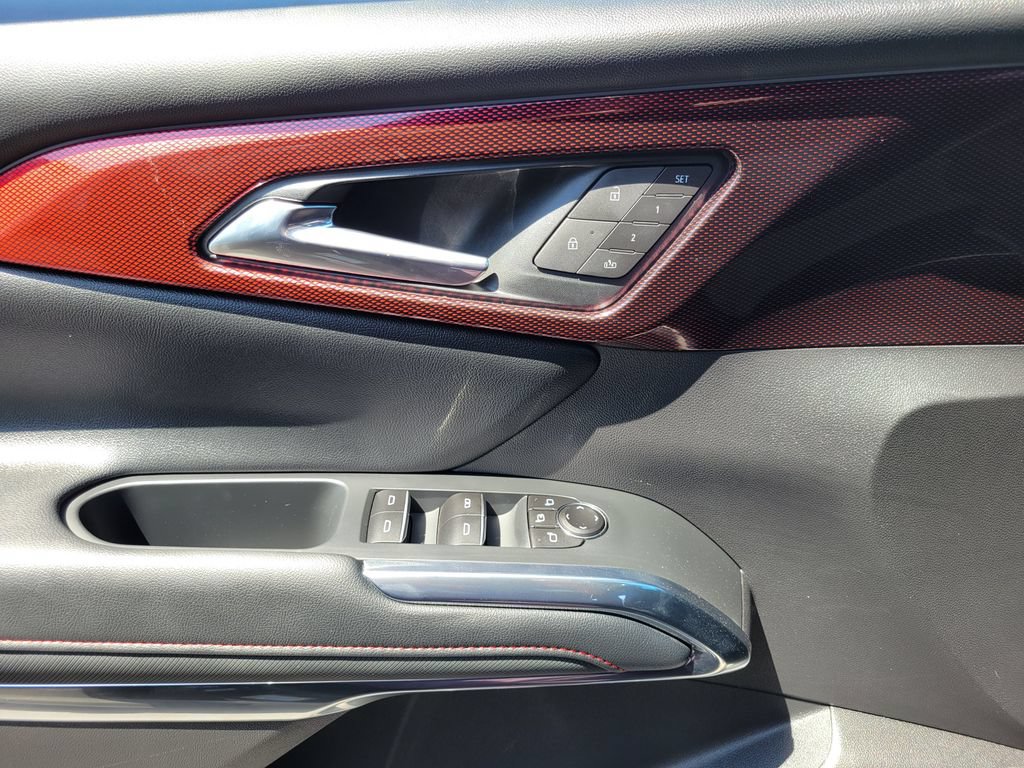 Used 2025 Chevrolet Traverse RS w/ LPO, Floor Liner Package FWD image 16
