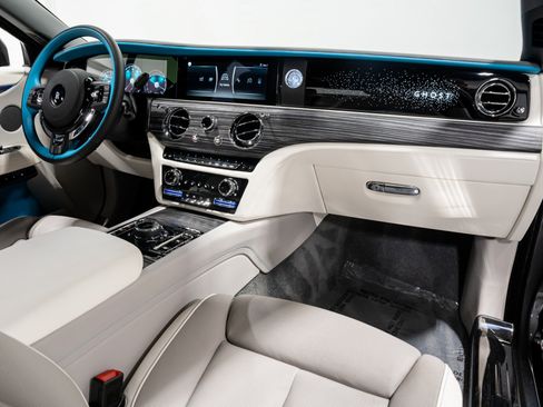 Used 2024 Rolls-Royce Ghost AWD/4WD image 68
