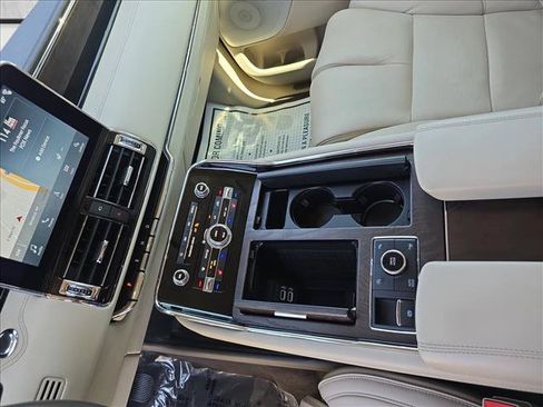 Used 2019 Lincoln Navigator Reserve w/ Cargo Package AWD/4WD image 24