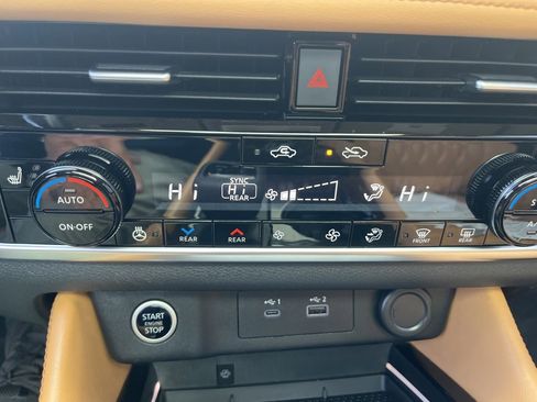 Used 2021 Nissan Rogue Platinum image 20