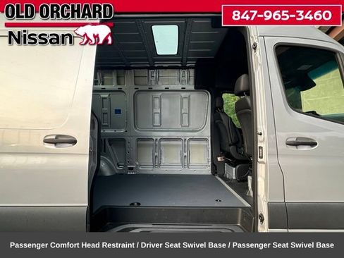 Used 2023 Mercedes-Benz Sprinter 2500 image 13